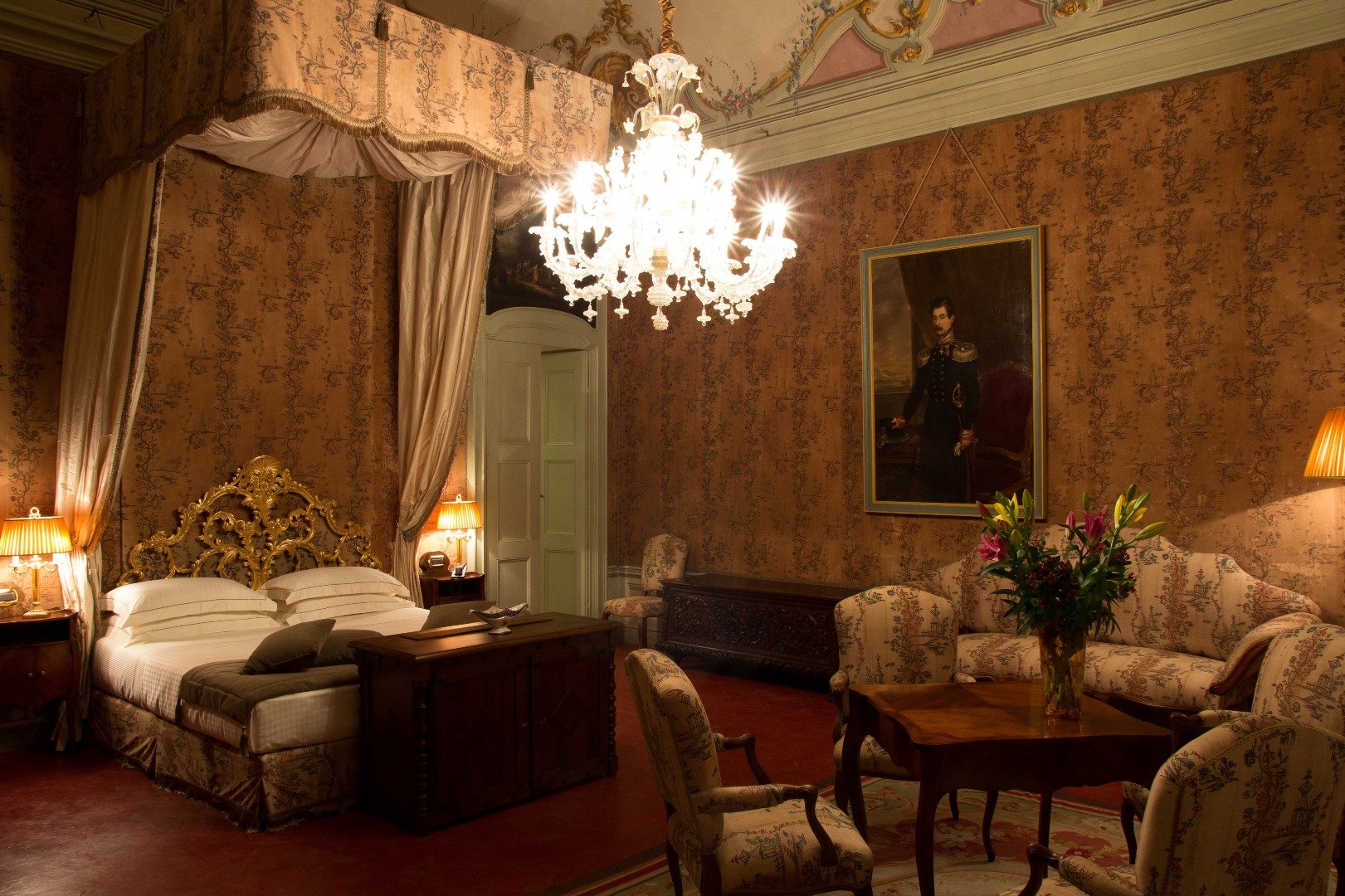 Castello di Guarene-guestroom-Castle Luxury Suite.jpg