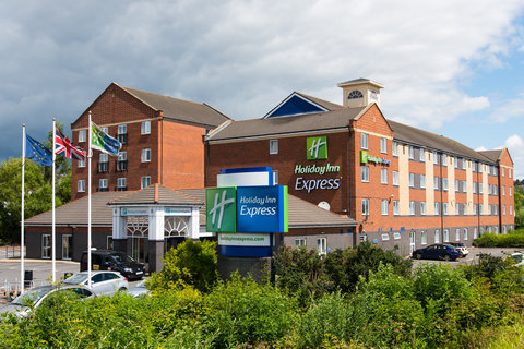 Welcome to Holiday Inn Express Newcastle Gateshead