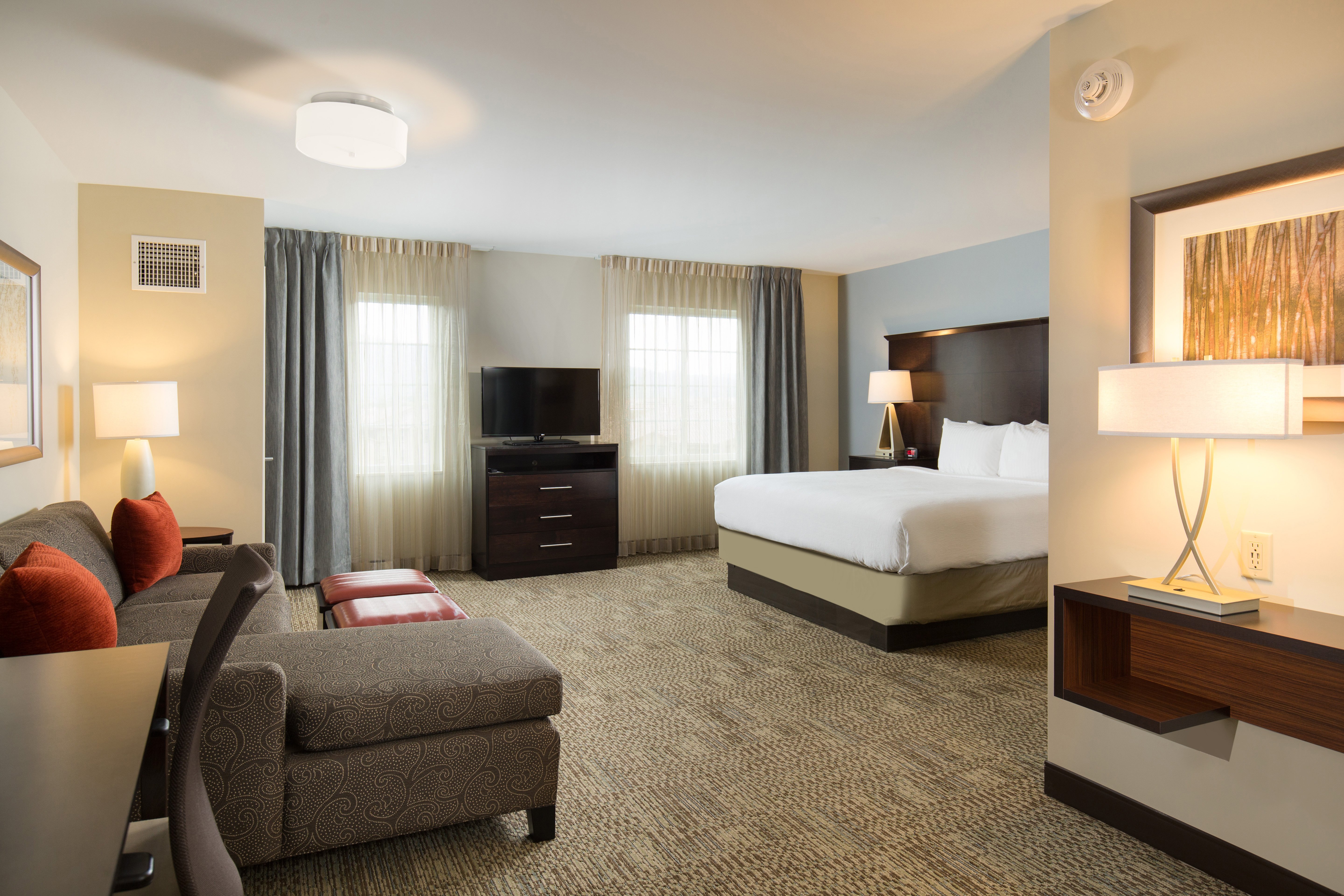 Guest Room - Studio King Suite