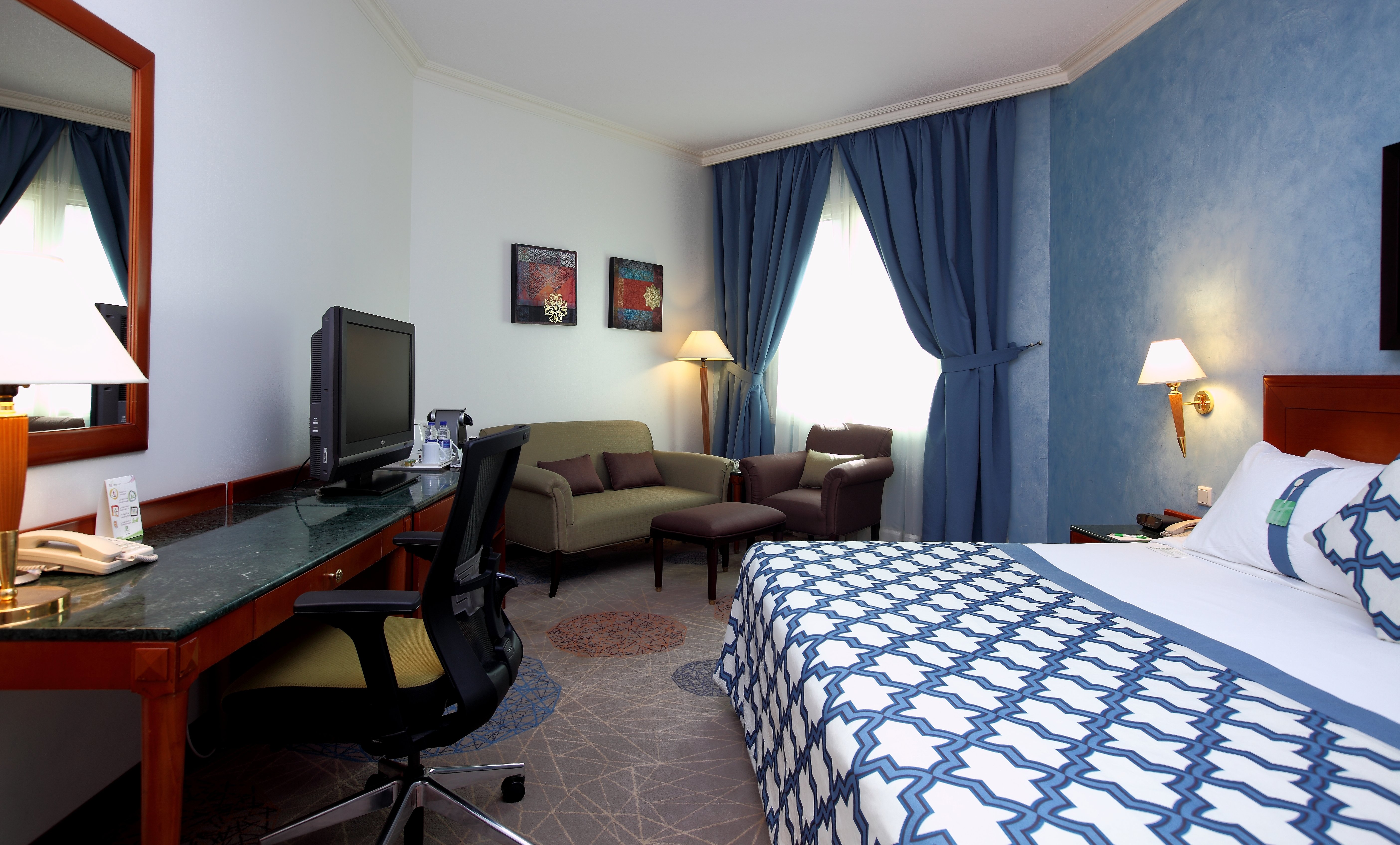 HOLIDAY INN AL KHOBAR BY IHG-guestroom-King Bed Guest Room.jpg
