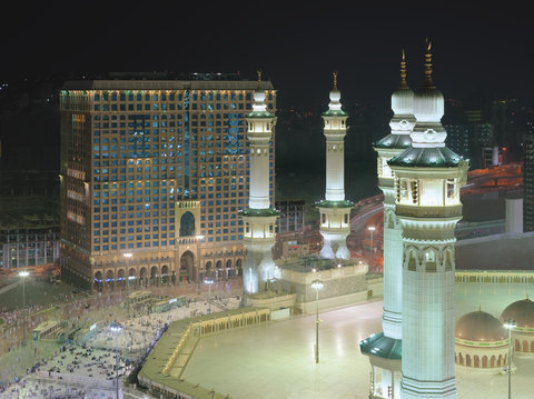 Stay within walking distance from the Holy Kaaba