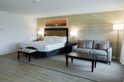  - Holiday Inn & Suites Airport Bloomington