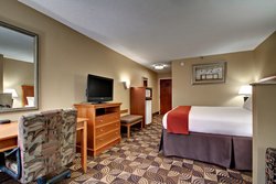  - Holiday Inn Express Hurricane Mills - I-40, Exit 143