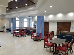  - Holiday Inn Express Birch Run - I-75, Exit 136