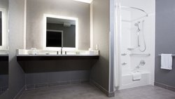  - Holiday Inn Weirton