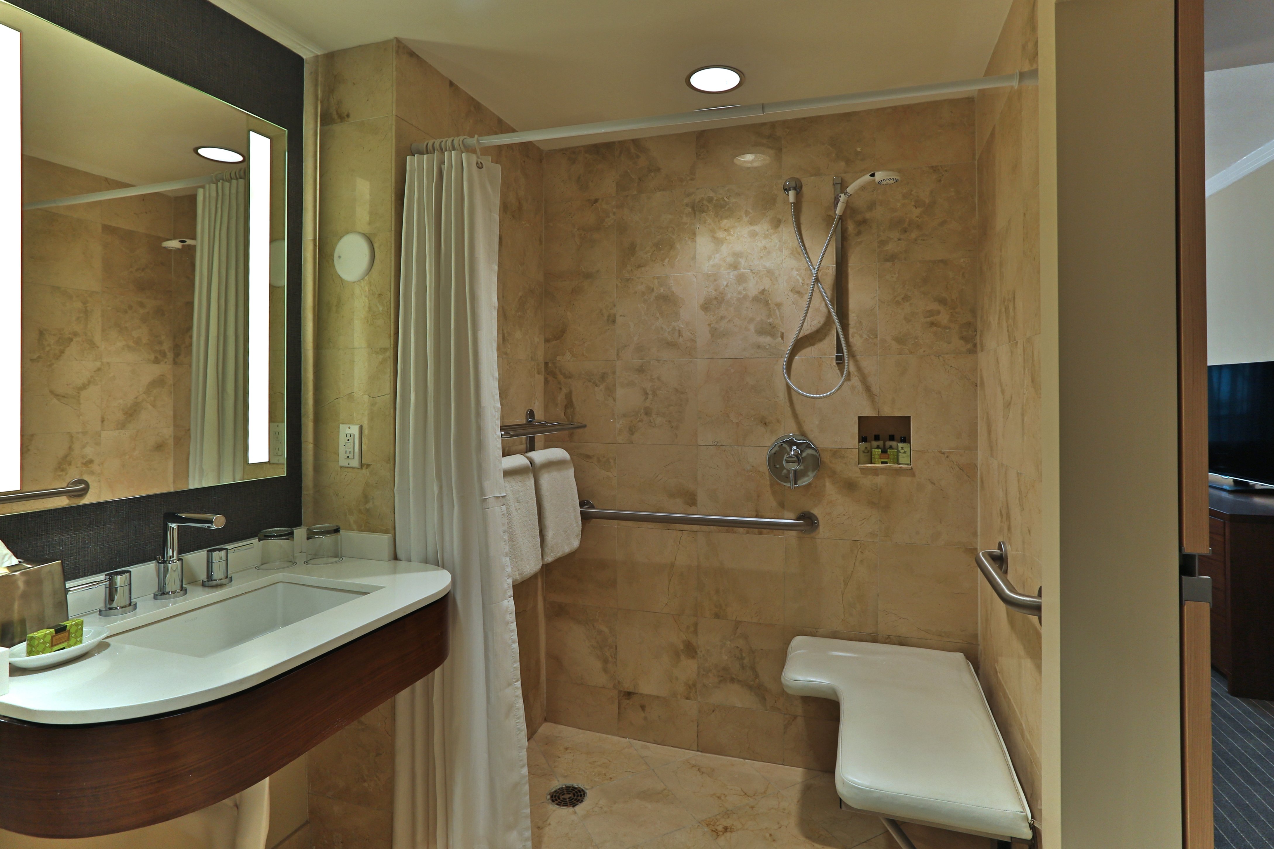 INTERCONTINENTAL AT DORAL BY IHG-guestroom-Wheelchair Accessible.jpg