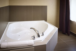  - Holiday Inn Express & Suites Timmins