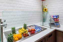  - Holiday Inn Airport Kansas City - I-29, Exit 13