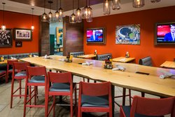  - Holiday Inn Airport Kansas City - I-29, Exit 13