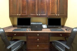  - Holiday Inn Express Tower Center East Brunswick - I-95, Exit 9