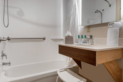  - Holiday Inn Express & Suites Hamilton - I-74, Exit 1