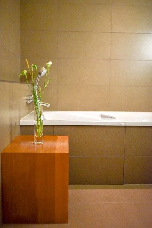 Grand Hotel du Lion d Or-guestroom-Bathroom.jpg