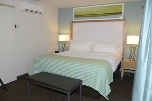 Holiday Inn Hotel & Suites Busch Gardens North Tampa, FL ...