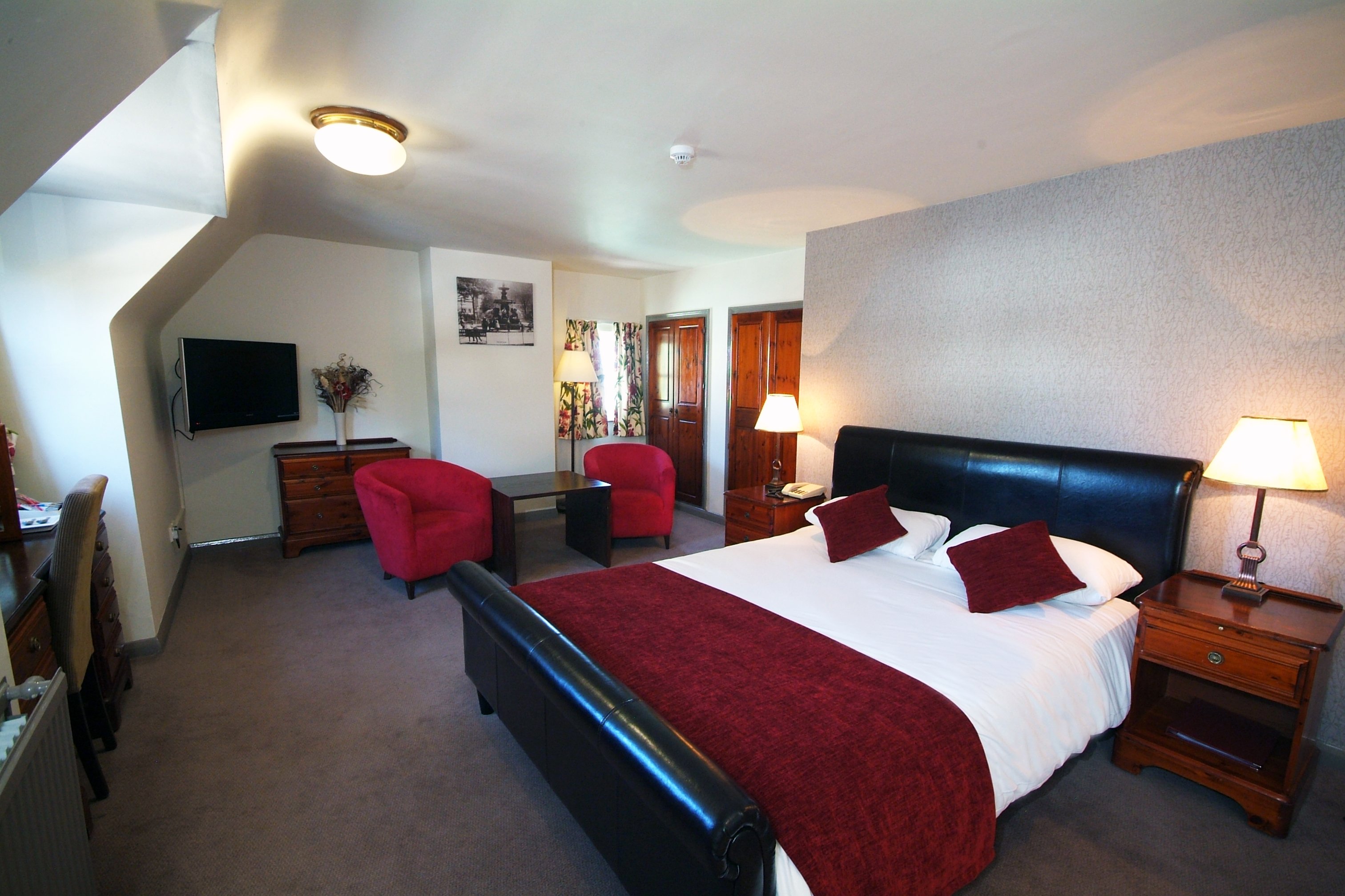 Castle Hotel-guestroom-Executive Double Room.jpg