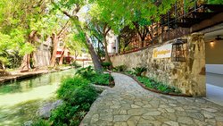  - Holiday Inn Riverwalk San Antonio