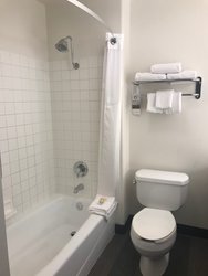  - Holiday Inn Selma Swancourt - CA 99, Exit 118