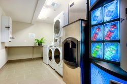  - Holiday Inn Express & Suites Carlsbad - I-5, Exit 45