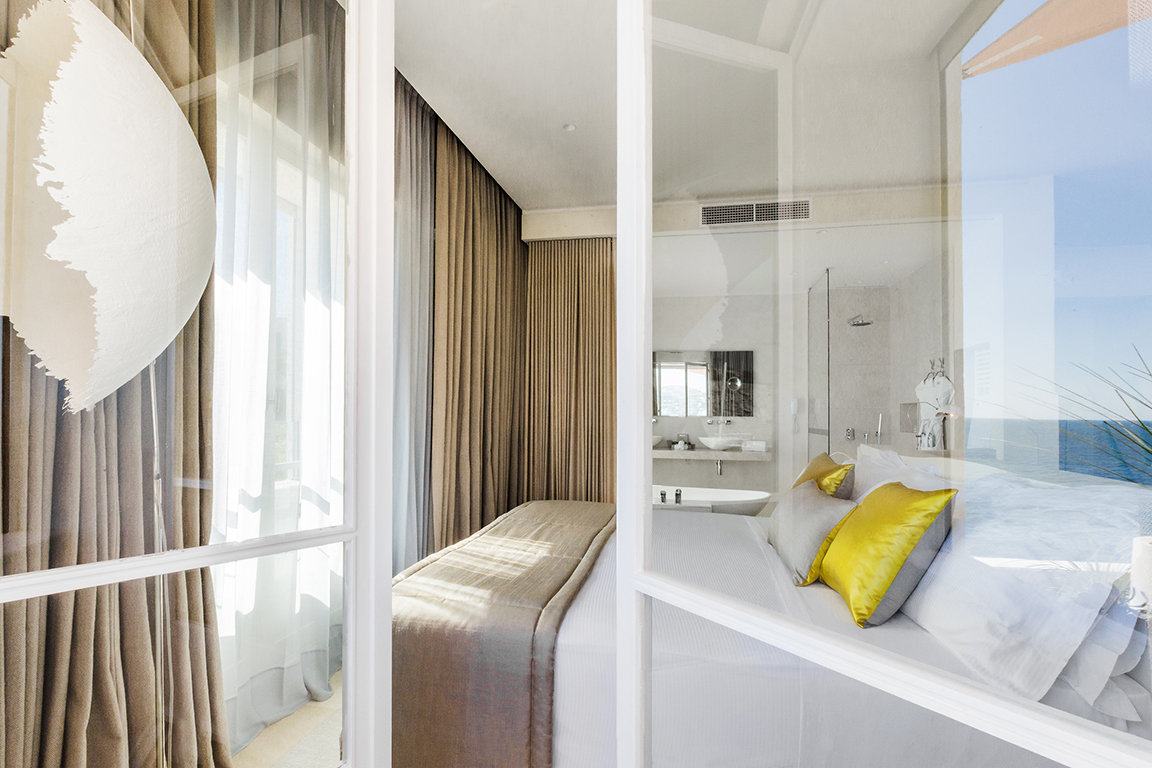 Le Petit Nice Passedat-guestroom-Junior Suite.jpg