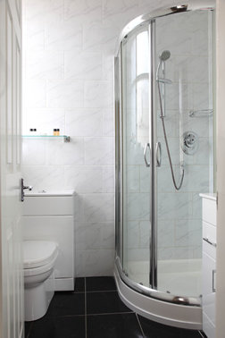 ESPLANADE HOTEL-guestroom-Bathroom.jpg