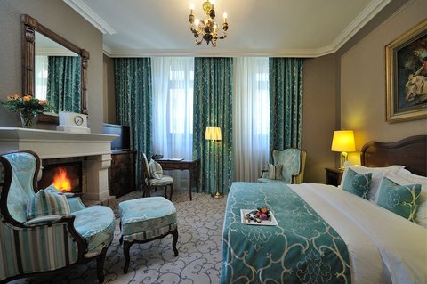 HOTEL DE LA CIGOGNE - Photo 4