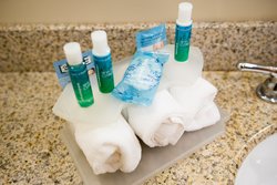  - Holiday Inn Express & Suites Northwood - I-35, Exit 214