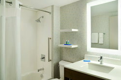 - Holiday Inn Express Downtown Toronto
