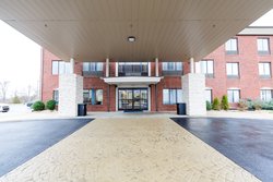  - Holiday Inn Express & Suites Shelbyville - I-64, Exit 35