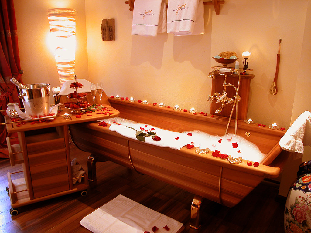 Hotel Jagdhof Glashutte-guestroom-Bathroom.jpg