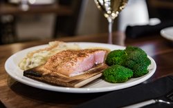  - Holiday Inn & Suites Waterfront Duluth - I-35, Exit 256B