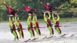  - Holiday Inn Express & Suites Quad City Moline - I-74 & I-280, Exit 5 & 18