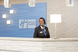  - Holiday Inn Express & Suites Quad City Moline - I-74 & I-280, Exit 5 & 18