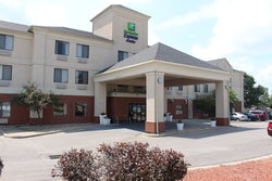  - Holiday Inn Express & Suites Kansas City - I-35, Exit 16