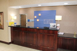  - Holiday Inn Express & Suites Kansas City - I-35, Exit 16