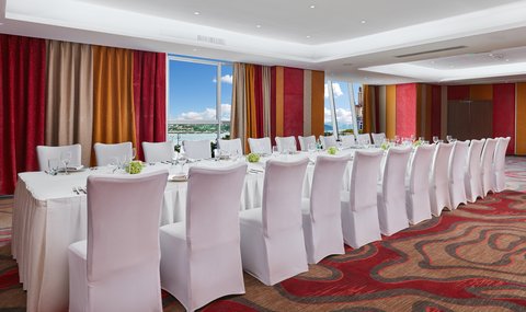 HOTEL INDIGO HARBOUR VIEW - Photo 95