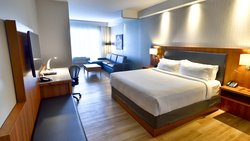  - Holiday Inn Express & Suites Vaudreuil