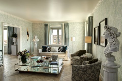 ROCCO FORTE HOTEL SAVOY - Photo 12