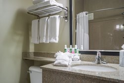  - Holiday Inn Express & Suites Woodbury - I-94, Exit 251