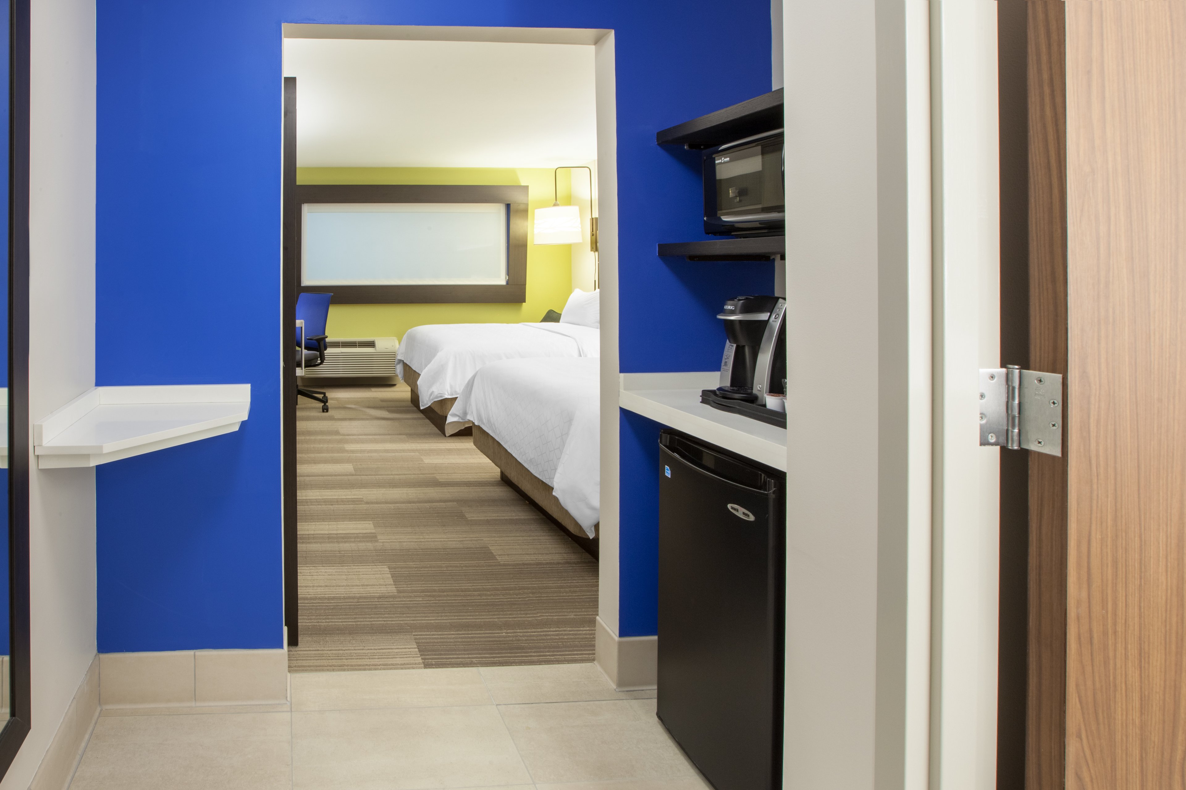 HOLIDAY INN EXP STES WOODSTOCK BY I-guestroom-Guest Room .jpg