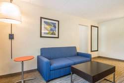 - Holiday Inn Express & Suites West Airport Albany - I-87, Exit 2
