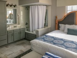  - Holiday Inn Club Vacations Oak N' Spruce Resort South Lee