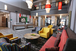 - Holiday Inn & Suites Airport Sioux Falls
