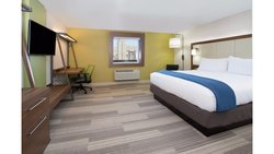 - Holiday Inn Express & Suites South Olathe - I-35, Exit 215