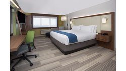  - Holiday Inn Express & Suites South Olathe - I-35, Exit 215