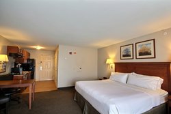  - Candlewood Suites Oak Creek - I-41 & I-94, Exit 319