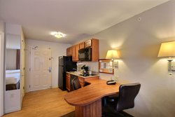  - Candlewood Suites Oak Creek - I-41 & I-94, Exit 319