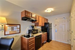  - Candlewood Suites Oak Creek - I-41 & I-94, Exit 319