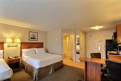  - Candlewood Suites Oak Creek - I-41 & I-94, Exit 319