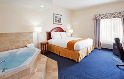  - Holiday Inn Express & Suites Richfield - I-80, Exit 173