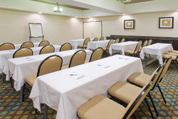  - Holiday Inn Express & Suites Alvarado - I-35, Exit 26A