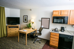  - Candlewood Suites University Area Fargo